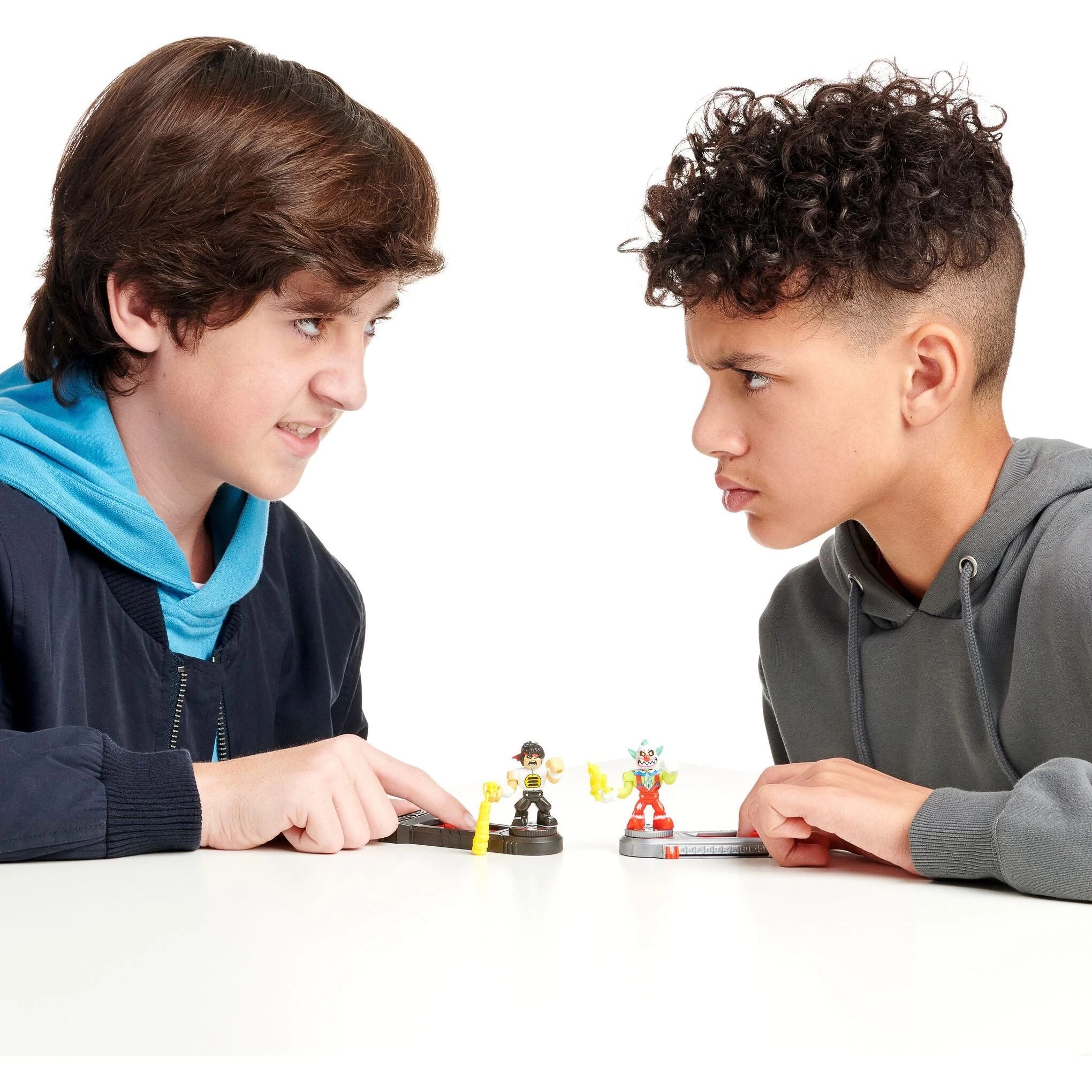 Akedo Ultimate Arcade Warriors Versus Pack - Chux Lee Vs Crackup 4 Akedo Ultimate Arcade Warriors Versus Pack - Chux Lee Vs Crackup - Image 2