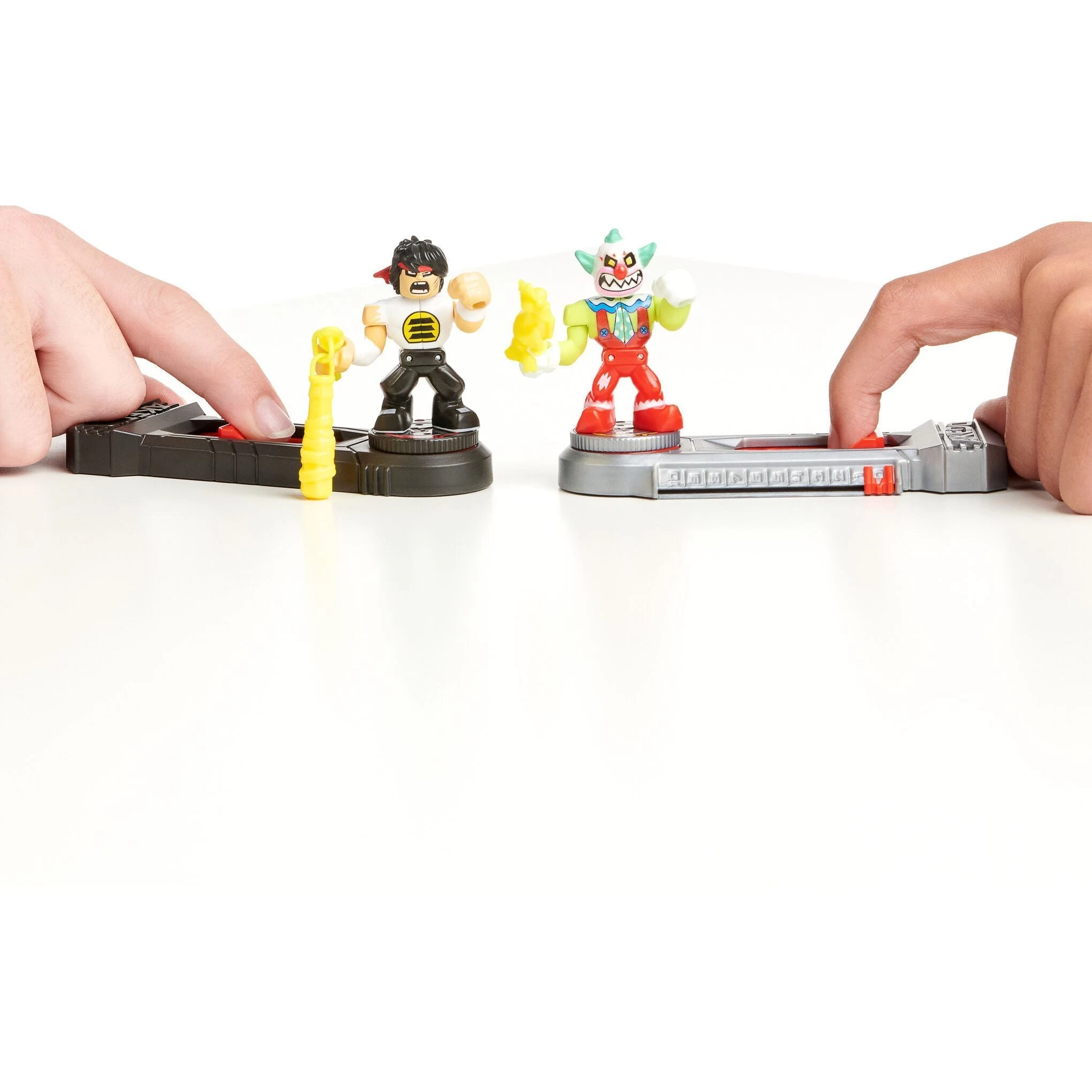 Akedo Ultimate Arcade Warriors Versus Pack - Chux Lee Vs Crackup 6 Akedo Ultimate Arcade Warriors Versus Pack - Chux Lee Vs Crackup - Image 4