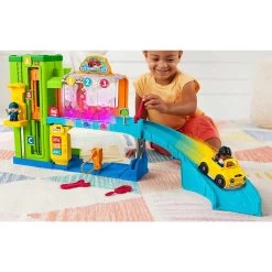 Fisher Price Fisher-Price Little People Light-Up Learning Garage 8 Fisher Price Fisher-Price Little People Light-Up Learning Garage -Children's Toy Store Fisher PriceLittlePeopleLight UpLearningGarage3
